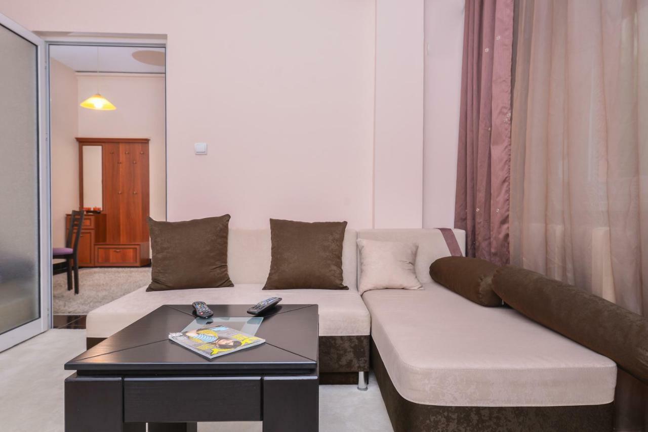 Center The Coffee House One Bedroom Apartemen Sofia