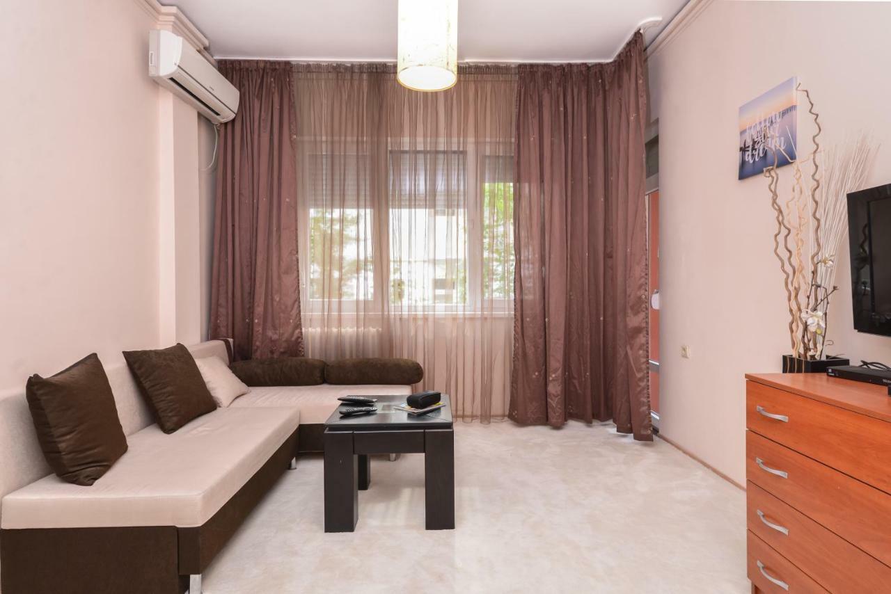 Center The Coffee House One Bedroom Apartemen *